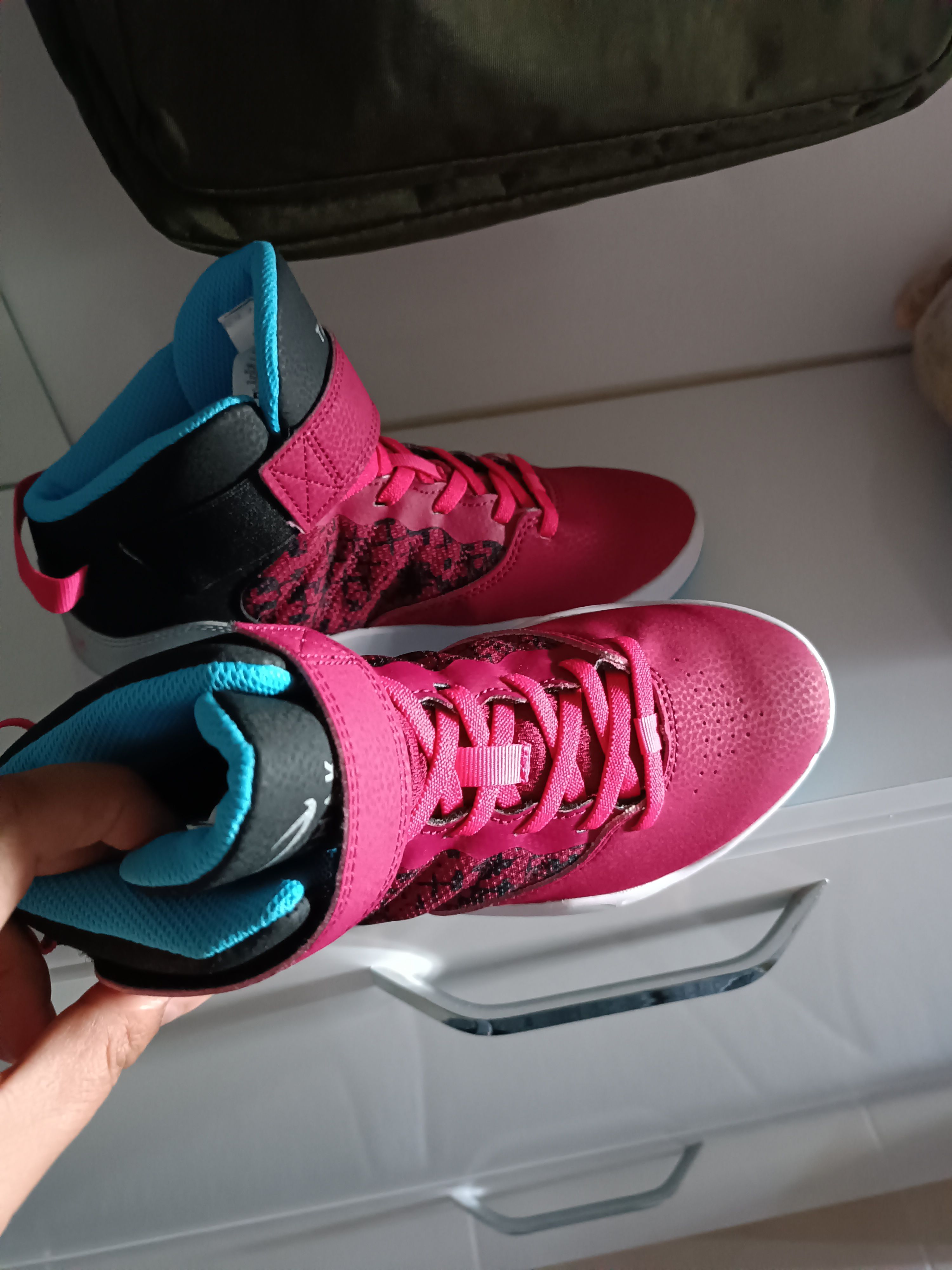 کفش بسکتبال پسرانه – دخترانه دکاتلون Decathlon اورجینال 303604 photo review
