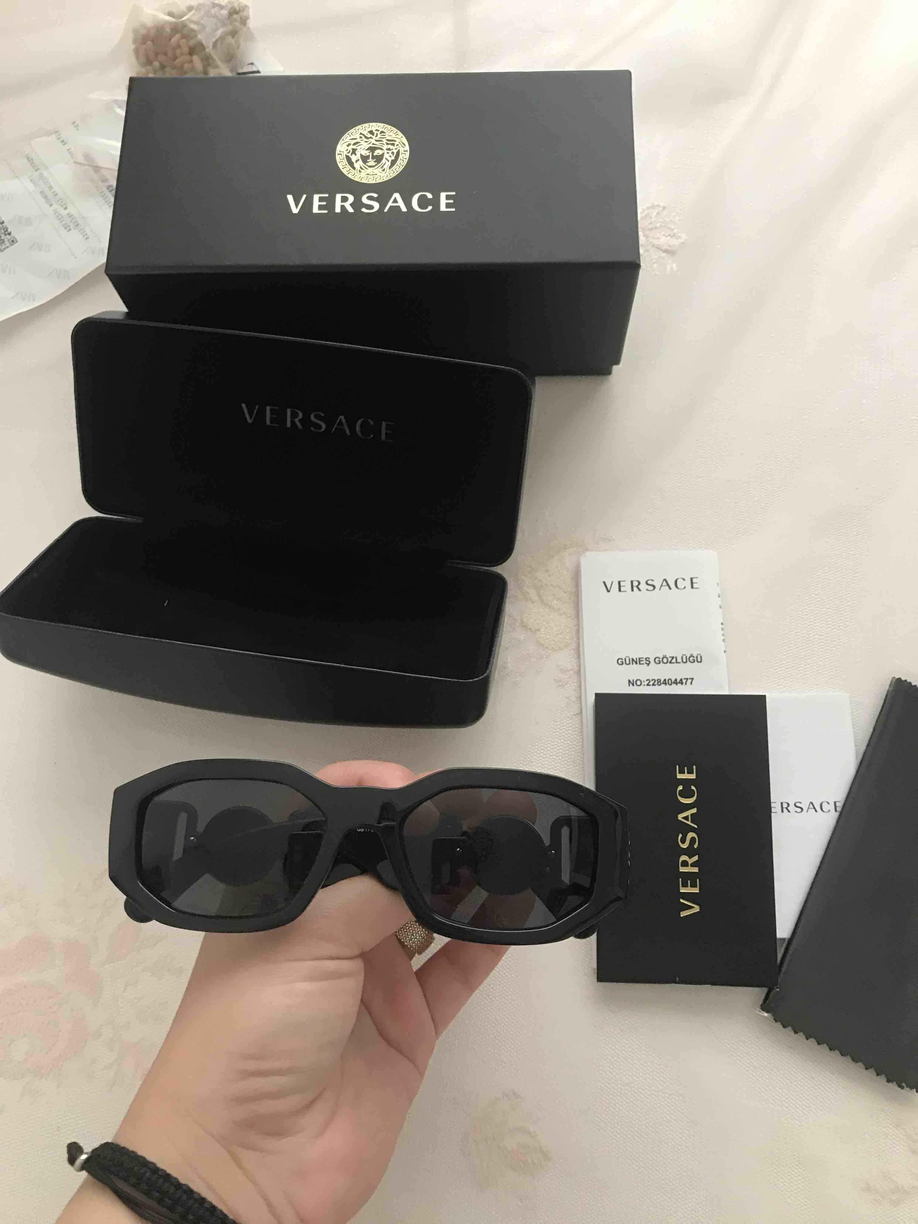 عینک آفتابی زنانه ورساچه Versace اورجینال VE4361 GB187Z photo review